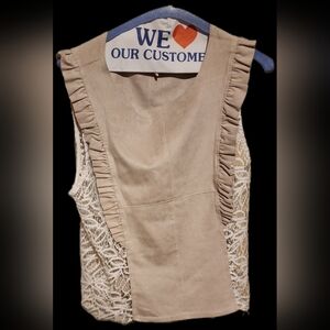SLEEVELESS FAUX SUEDE AND LACE TOP SIZE M